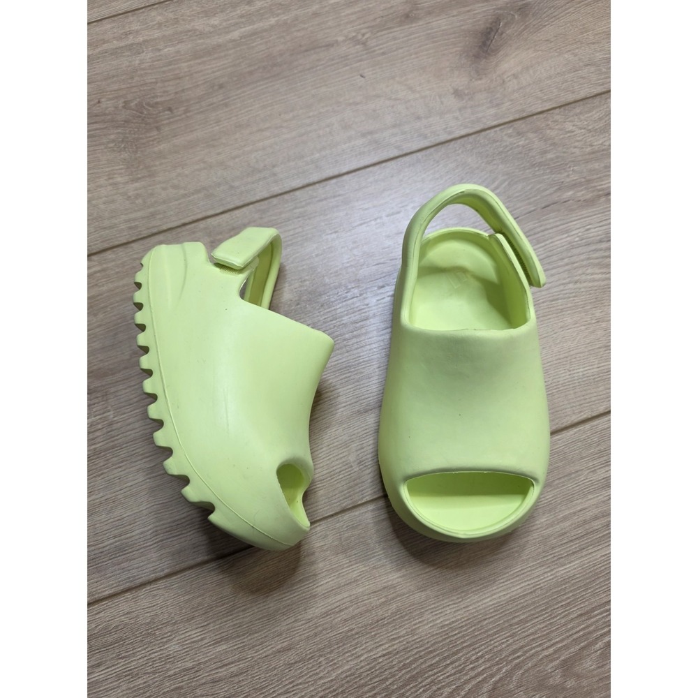 Adidas Yeezy Slide "Green Glow" Toddler Size 7K